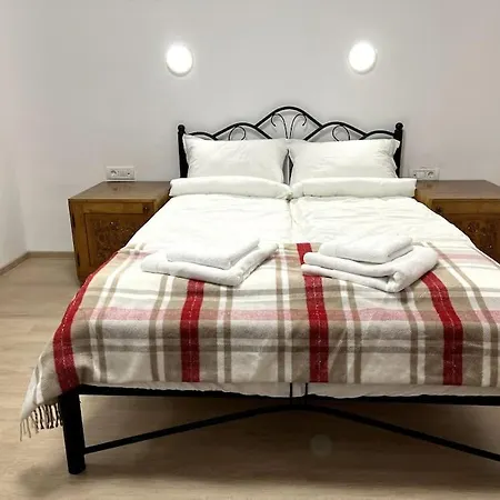 Budget Rustic Space Next To Black Church Apartment Brasov
